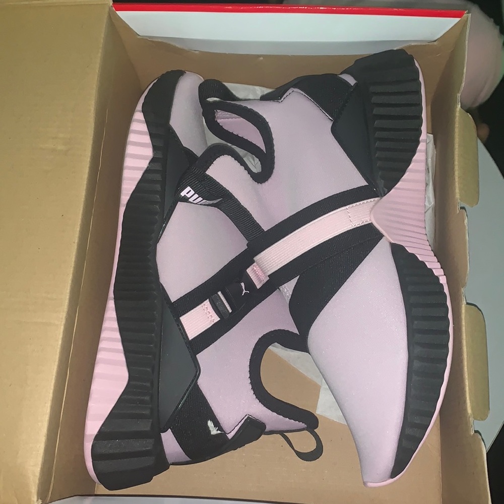 Defy Mid Street Womens